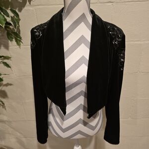 Coldwater Creek Embroidered Black Velvet Bolero Jacket Size 8. 011050426